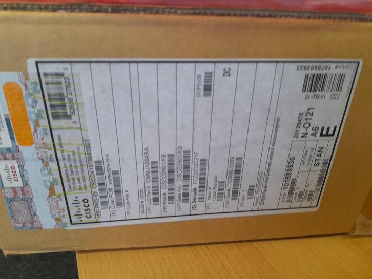 2 stuks Cisco 2901-K9, Computers en Software, Routers en Modems, Nieuw, Router, Ophalen of Verzenden