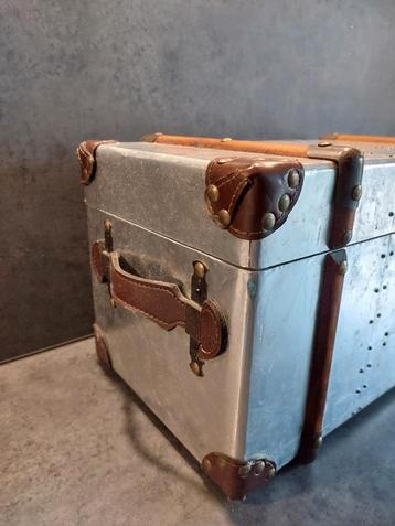 vintage Kist hout / aluminium of zink 26x50x26 cm beschikbaar voor biedingen
