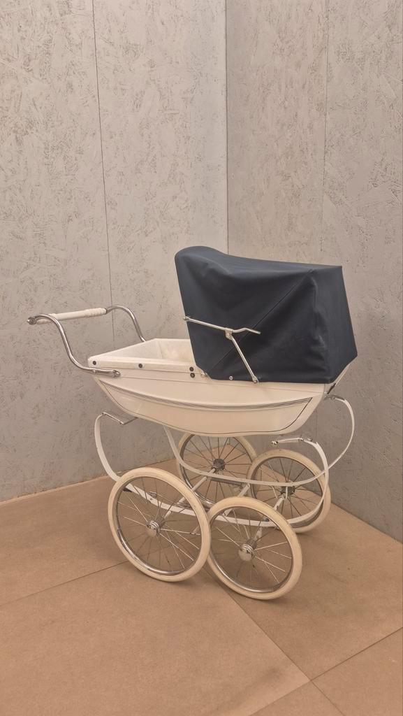 Silver Cross klassieke Engelse kinderwagen, Antiek en Kunst, Antiek | Speelgoed, Ophalen