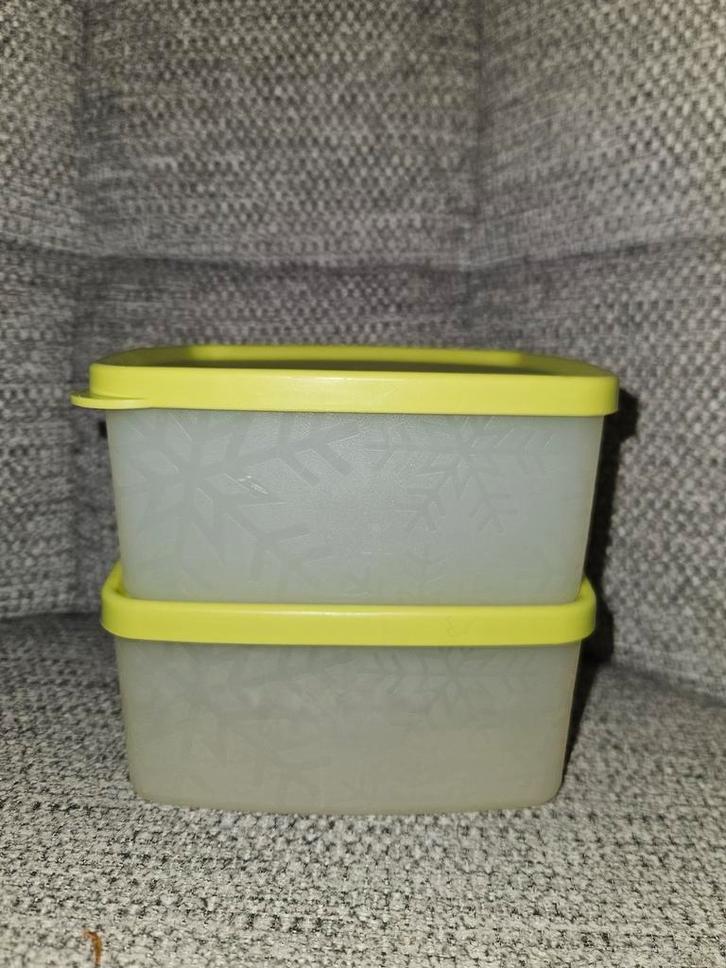 2 Tupperware Diepvriesdoosjes - Lime Groen, Huis en Inrichting, Keuken | Tupperware, Zo goed als nieuw, Bak of Kom, Groen, Ophalen of Verzenden
