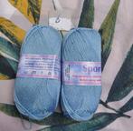 2 bollen sokkenwol lichtblauw, Hobby en Vrije tijd, Breien en Haken, Ophalen of Verzenden, Nieuw, Breien of Haken, Wol of Garen