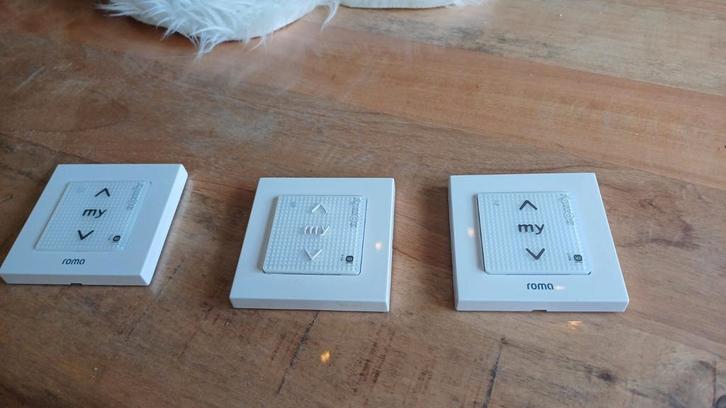 Somfy Roma Afstandsbedieningen - Set van 3, Huis en Inrichting, Stoffering | Gordijnen en Lamellen, Zo goed als nieuw, Minder dan 100 cm