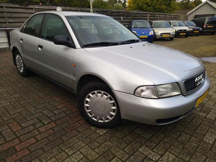 Audi A4 Limousine 1.6, Auto's, Audi, Bedrijf, A4, ABS, Airbags, Centrale vergrendeling, Elektrische buitenspiegels, Benzine, Euro 1