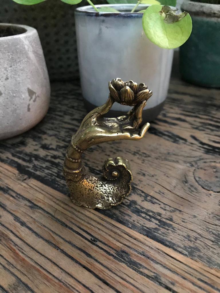 Oosterse wierook houder hand met chinese lotus bloem metaal, Verburgt Vintage, Overige kleuren, Nieuw, Ophalen of Verzenden