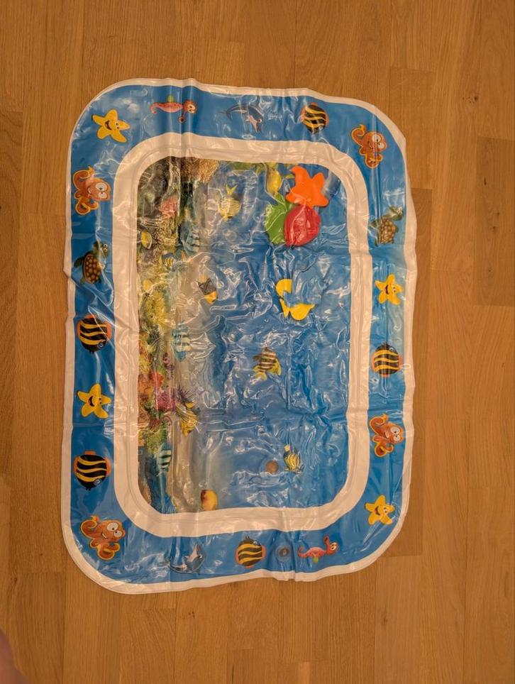 Waterspeelmat. Leuk speelkleed voor baby's, Kinderen en Baby's, Speelgoed | Babyspeelgoed, Zo goed als nieuw, Speelkleed, Ophalen of Verzenden