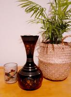 Vintage metalenZwarte Vaas met Gouden Details, Antiek en Kunst, Ophalen of Verzenden