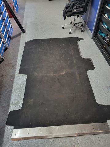 renault trafic 2016 rubberen mat met rvs afwerking beschikbaar voor biedingen