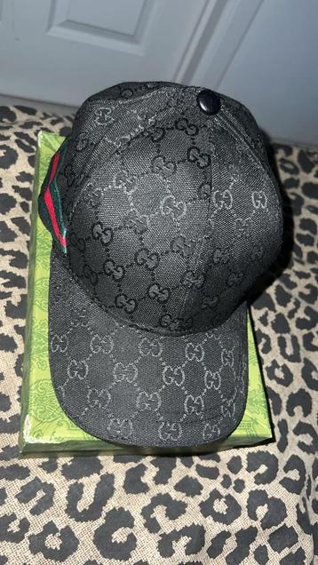 Gucci pet  te koop beschikbaar voor biedingen