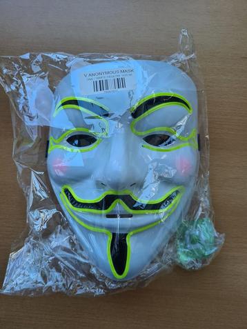 Anonymous glowing mask beschikbaar voor biedingen