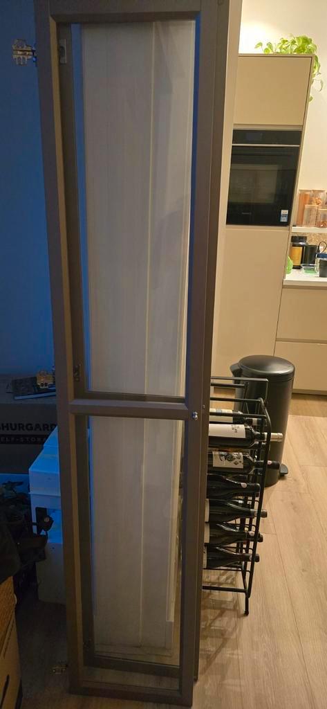 Billy grey/metallic (vitrine)kast, Huis en Inrichting, Woonaccessoires | Kamerschermen, Gebruikt, Ophalen