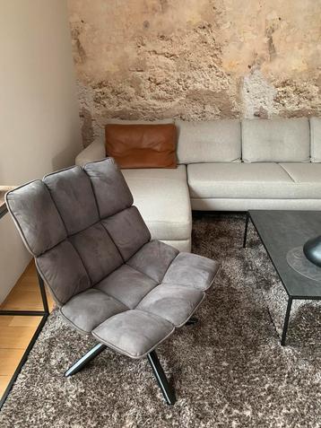 Bankstel te koop beschikbaar voor biedingen