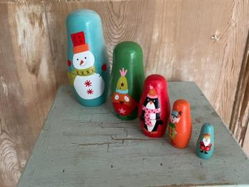 Matroesjka / baboesjka poppetjes. Kerstmis thema.   beschikbaar voor biedingen