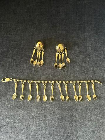 Oorbellen en Armband, vorkjes en lepeltjes beschikbaar voor biedingen