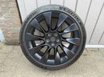 Tesla Model Y wiel 20" induction onbeschadigd met goede band, Auto-onderdelen, Ophalen, Gebruikt, 255 mm, Banden en Velgen