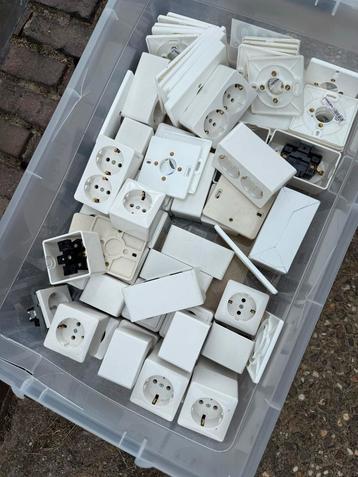 Partij Opbouw Stopcontacten beschikbaar voor biedingen