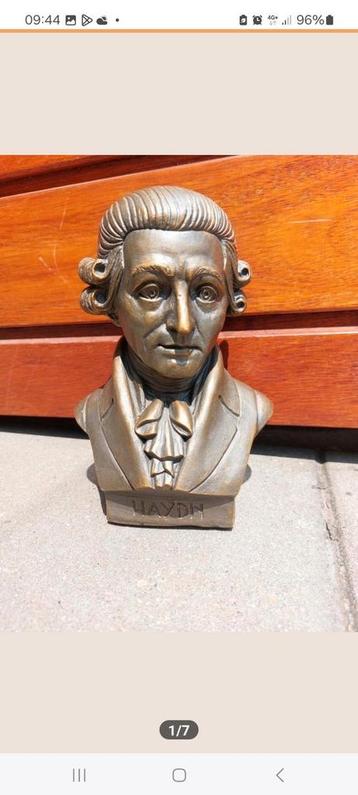 Buste van componist haydn beschikbaar voor biedingen