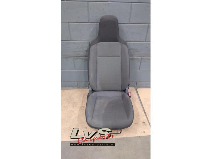 Stoel rechts van een Volkswagen UP, Auto-onderdelen, Interieur en Bekleding, Volkswagen, Gebruikt, 3 maanden garantie, Ophalen of Verzenden