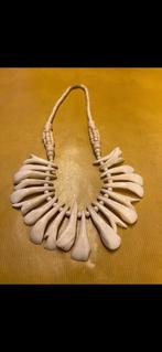 Buffeltanden Ketting - Native American Cultuur, Sieraden, Tassen en Uiterlijk, Kettingen, Gebruikt, Beige, Ophalen of Verzenden