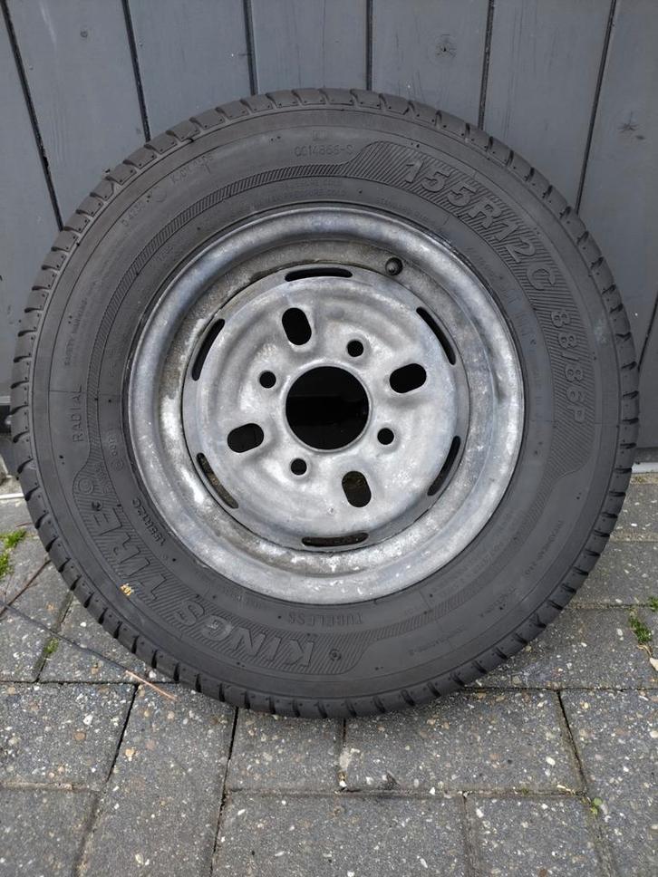 Compleet 12 inch wiel - 155/R12C band + velg, Auto diversen, Aanhangwagen-onderdelen, Zo goed als nieuw, Ophalen of Verzenden