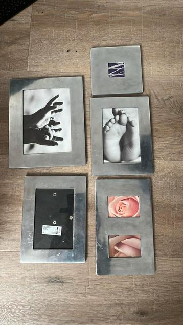 Gratis 5 bijpassende fotolijstjes  beschikbaar voor biedingen