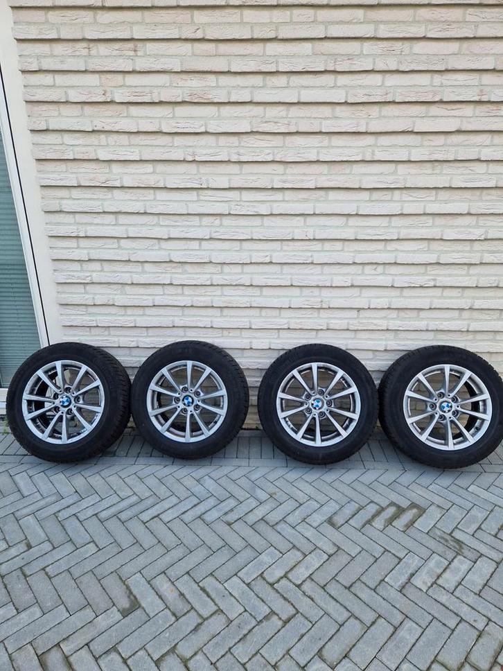 Orginele BMW velgen met winterbanden - E90/E91/E92/E93, Auto-onderdelen, Banden en Velgen, Banden en Velgen, Winterbanden, 16 inch