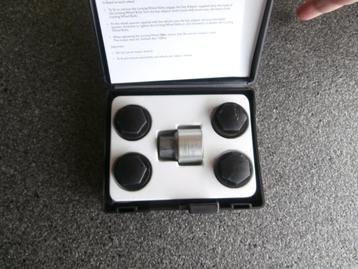 Auto wielmoeren sloten 12 mm beschikbaar voor biedingen