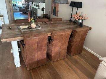 Eetkamerstoel bruin met industriële look beschikbaar voor biedingen