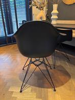 3 Zwarte Vitra Eames DAR Stoelen, Ophalen, Kunststof, Gebruikt, Drie