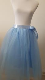 Nieuwe lichtblauwe petticoat / tutu / tule, 6 lagen+onderrok, Kleding | Dames, Rokken, Ophalen of Verzenden, Nieuw, Blauw, Onder de knie
