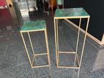 Twee goud met groen marmeren tegel bijzettafels, Huis en Inrichting, Woonaccessoires | Zuilen en Pilaren, Ophalen, Zo goed als nieuw