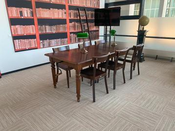 Prachtige vintage Satelliet tafel incl. stoelen, 243 x 100 beschikbaar voor biedingen