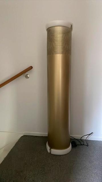 By Mooss lamp vloerlamp  toren zuil goudskleurig. Nieuw