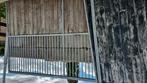 Staldeur 2 x en vaste stalwand te koop