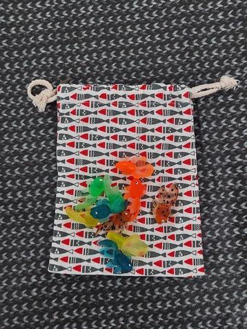 10 Visjes gekleurd - met tasje beschikbaar voor biedingen