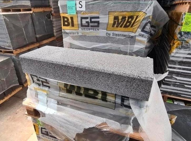 Traptrede geocolor grijs antraciet traptreden beton s-partij, Tuin en Terras, Bielzen en Borders, Zo goed als nieuw, Beton, Minder dan 100 cm