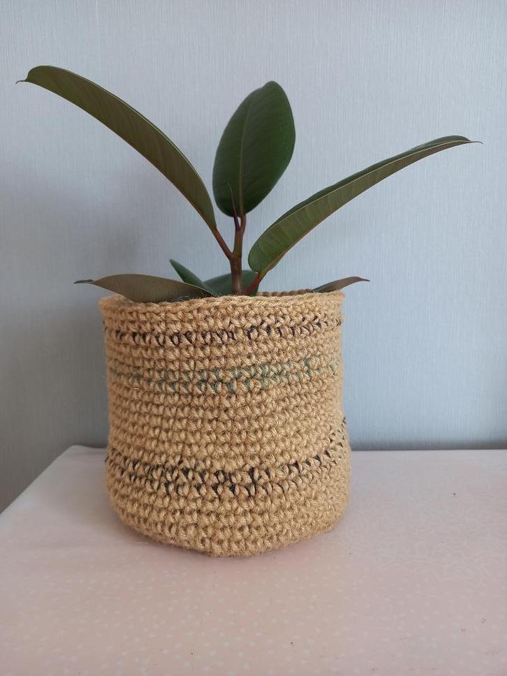 Gehaakte mand, Jute bloempot 1, Tuin en Terras, Bloempotten, Nieuw, Overige materialen, Binnen, Minder dan 40 cm, Minder dan 25 cm
