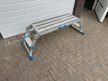 Vouwladder werkplatform beschikbaar voor biedingen