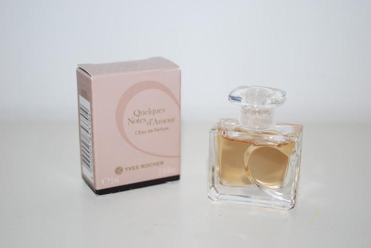 Miniatuur Yves Rocher Quelques Notes d' Amour, Verzamelen, Parfumverzamelingen, Zo goed als nieuw, Miniatuur, Gevuld, Ophalen of Verzenden