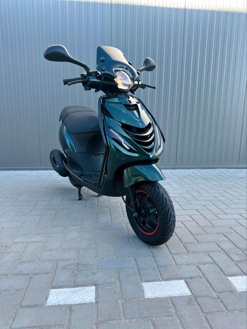 Piaggio zip full Option garantie, Fietsen en Brommers, Scooters | Piaggio, Zo goed als nieuw, Zip, Ophalen of Verzenden