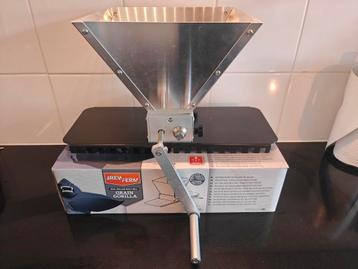 Brewferm Grain Gorilla moutmolen met verstelbare rvs rollen beschikbaar voor biedingen