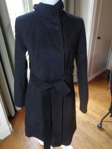 BENNETON zwarte wollen jas:mt 38 beschikbaar voor biedingen