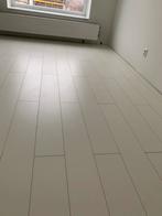 Laminaat New Yates Wit incl ondervloer + witte plakplinten, Huis en Inrichting, Stoffering | Vloerbedekking, Ophalen, Gebruikt