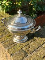 Verzilverde soepterrine met deksel., Ophalen