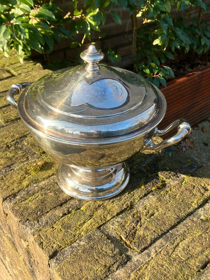 Verzilverde soepterrine met deksel., Huis en Inrichting, Keuken | Servies, Ophalen
