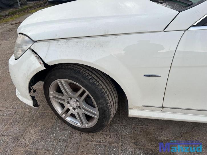 MERCEDES C KLASSE W204 WIT 650 links voorscherm 2007-2011, Auto-onderdelen, Carrosserie en Plaatwerk, Spatbord, Mercedes-Benz