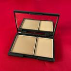Sleek make-up powder & highlighter light no. 884. Nieuw, Ophalen of Verzenden, Nieuw, Beige, Gehele gezicht