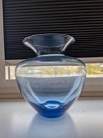 Mooie blauwe glazen vaas, Huis en Inrichting, Blauw, Ophalen of Verzenden, Minder dan 50 cm, Glas