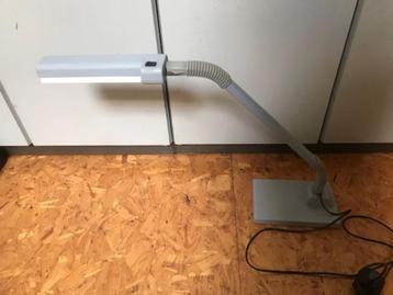 Ledu type 611 vintage lamp bureaulamp beschikbaar voor biedingen