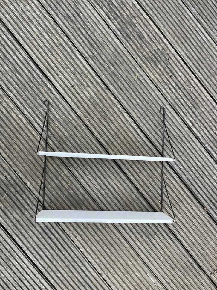 Vintage metalen Wandrekje, Huis en Inrichting, Woonaccessoires | Wandplanken en Boekenplanken, Gebruikt, Ophalen of Verzenden