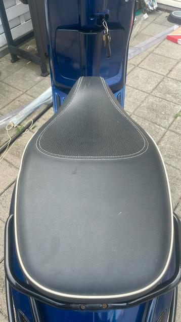 Vespa sprint origineel duo zadel beschikbaar voor biedingen